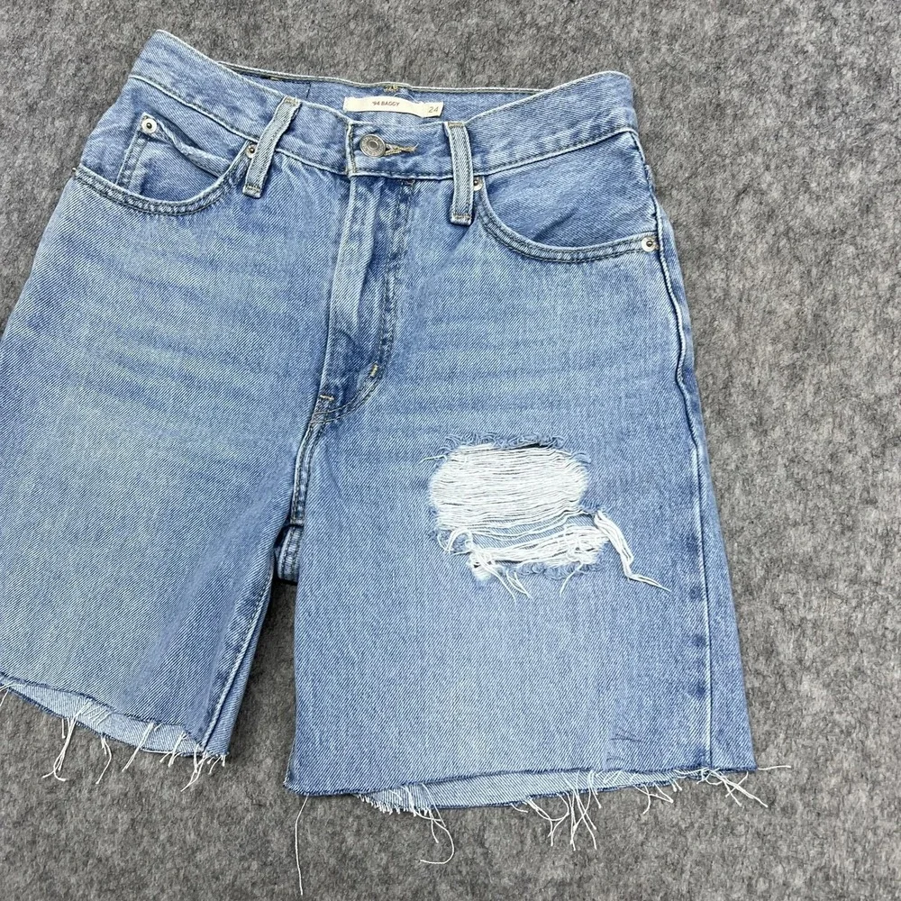 Levis Shorts Womens 24 Blue Distressed Cutoff Denim Frayed Hem Relaxed 94 Baggy